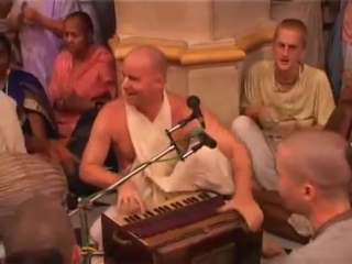 Hare krsna kirtan at sri vrindavan dham w aindra prabhu ep7