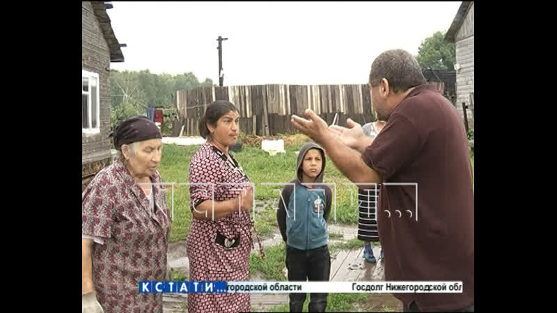 Чтобы выгнать соседей со спорной земли, житель деревни ольгино затопил их навозом