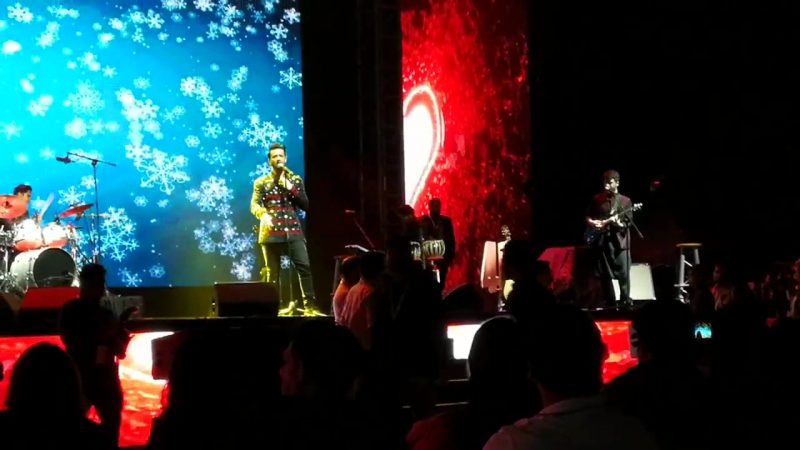 Atif aslam "jeene laga hoon" live in bahrain 2017