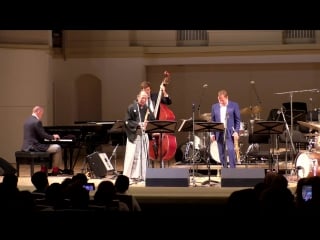 Фестиваль "будущее джаза" 2016 игорь бутман на сцене концертного зала