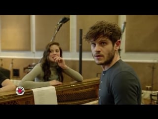 Iwan rheon & theon ramsay the best friends! (game of thrones musical for red nose day)