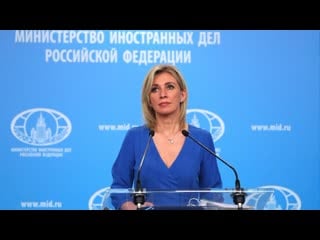 Live russlands aussenamtssprecherin maria sacharowa gibt wöchentliche pressekonferenz