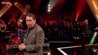 Alt j "3ww" (ft ellie of wolf alice) later… with jools holland