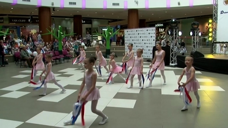 Выступление танцевального коллектива dream baby на церемонии открытия "народная премия дивимир"