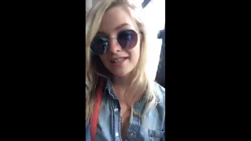 Анна корнильева в periscope "моментальный перископ в автобусе" (трансляция от )