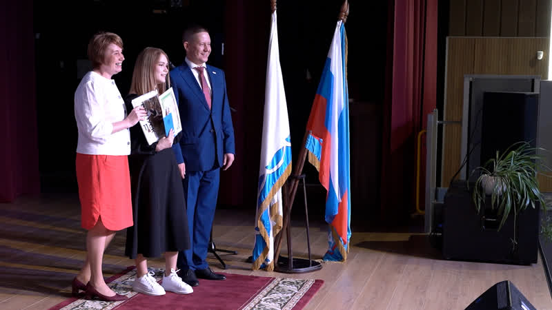 Билет во взрослую жизнь ямальские выпускники получили аттестаты