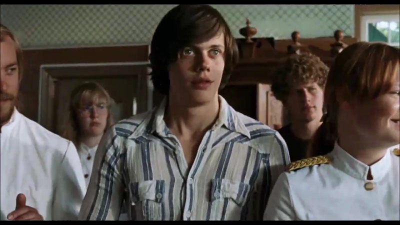 Himlen är oskyldigt blå | behind blue skies | за голубыми небесами