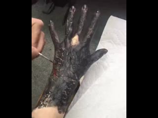 Bts how we make the magic happen one charred hand, coming right up! shadowhunterstv freeform shadowhuntersseason2 boundb