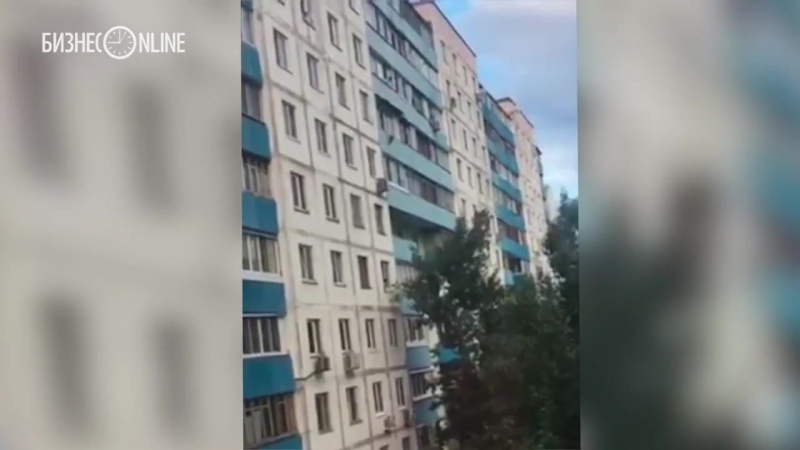 Девочка повисла на 7 этаже в краснознаменске