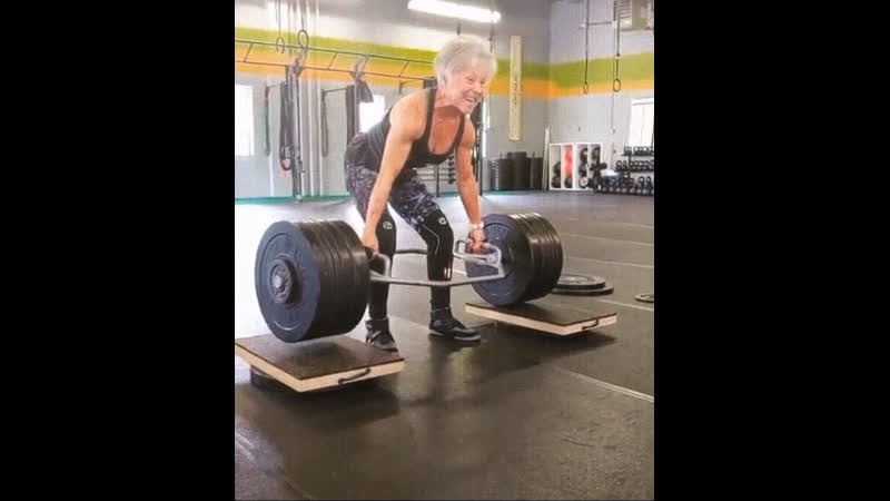 70 лет бабушке