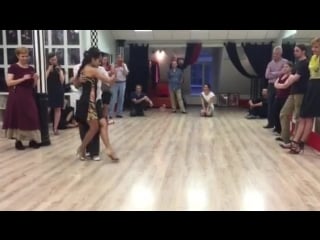 Review “back sacadas“ juan alba y mariana soler