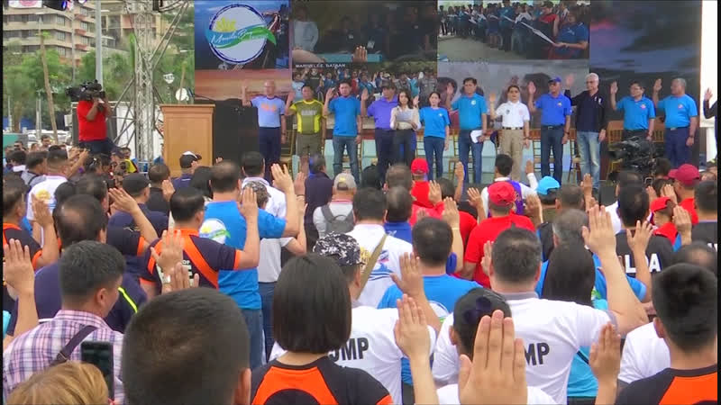 Тысячи жителей манилы вышли на субботник, чтобы сделать город чище