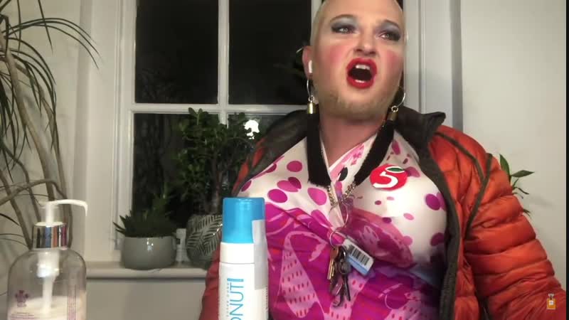 Шура стоун (похититель ароматов) почему нами командует какая то старая невыебанная шмонька?