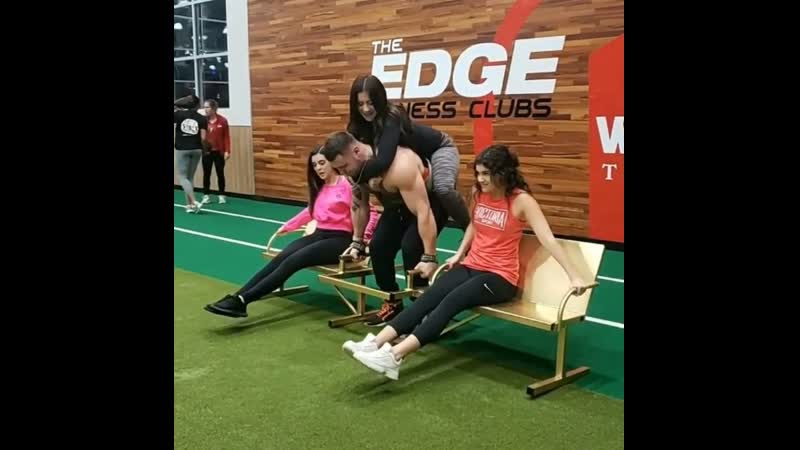 Поднял 3 ех девушек разом