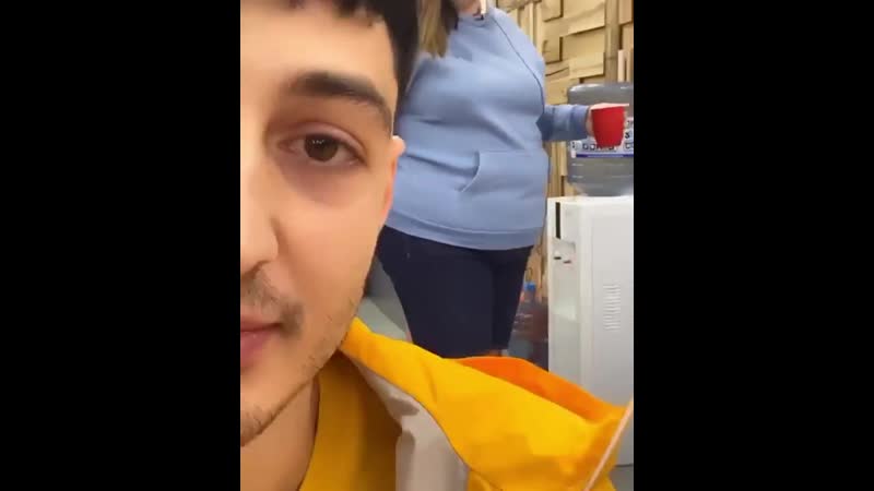 Йося показал попку жены )