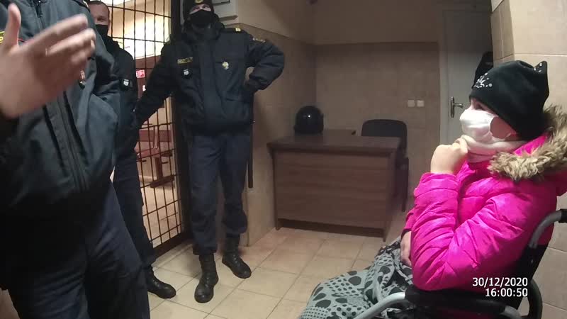 Гомельская цыганка "лжеколясочница" катя волошина трудится в коляске на жд вокзале