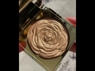 Revolution pro lustre highlight