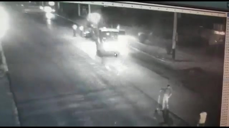 Лада приора влетела в дорожный каток в тамбове