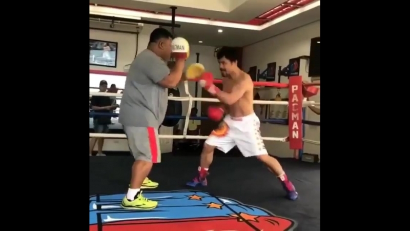 Пакьяо тренироа