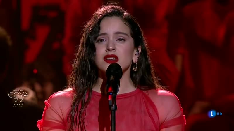 Rosalía canta 'me quedo contigo' | goya 2019