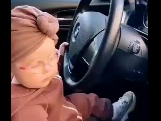 Малая любит техно