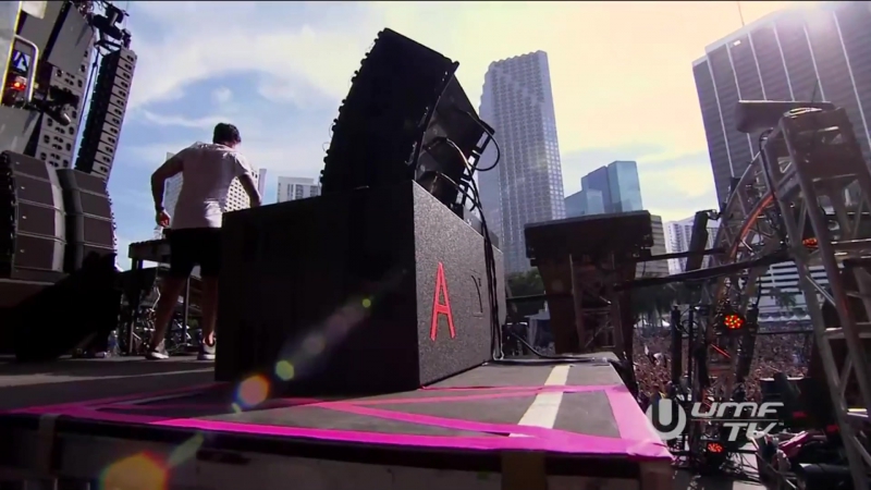 Blasterjaxx play arston sandro silva takeover at umf 2016
