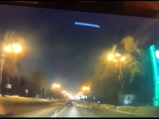 Поздно вечером на карла маркса honda fit не справился с управлением, выехал на встречную полосу и врезался в столб