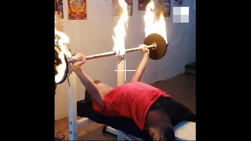 Школьница из екатеринбурга жмет огненную штангу