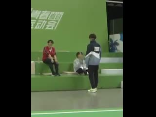 Nahh yangyang dancing to cherry porn im gonna lose it give him the whole dance channel