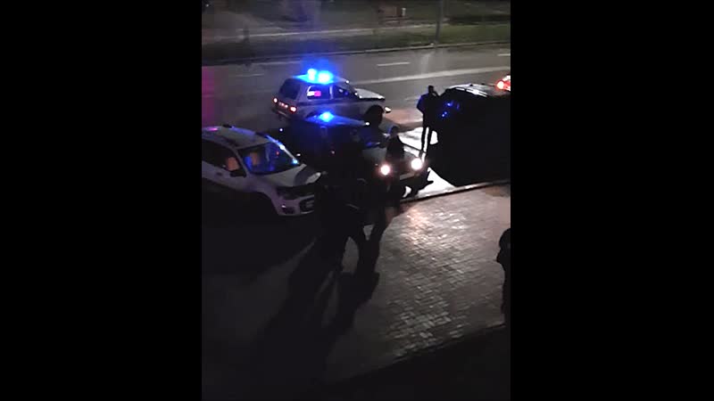 Полицейские молодые электрошокером задержанного пермь