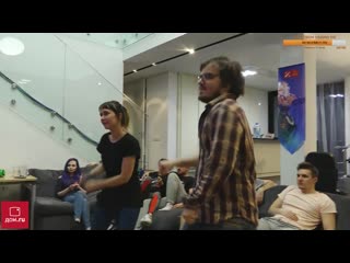 Мэддисон и зануда танцуют на дред хате