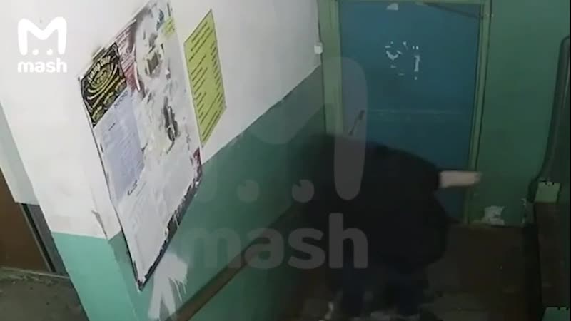 В нижневартовске мужчина напал на девочку в подъезде