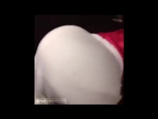 Big booty ebony girl twerk dance