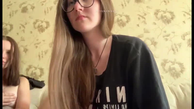 (камерой) девушки колледжа после школы раздеваются перед камерой за наличные