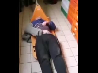 Меня тащат на работу после новогодних праздников (vhs video)