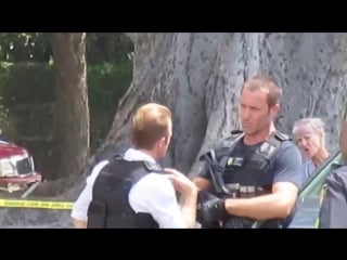 Alex o’loughlin and scott caan on set filmed at paki ave #h50