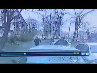 Грабители протаранили полицейскую машину