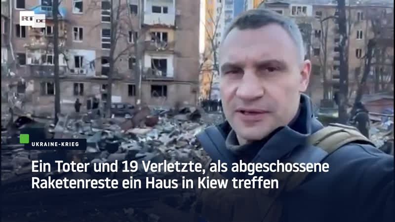 Ein toter und 19 verletzte, als abgeschossene raketenreste ein haus in kiew treffen