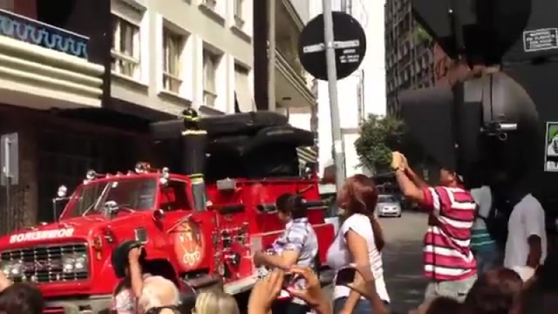 Любовник перепутал окно для побега, а ссора жены и мужа собрала весь двор