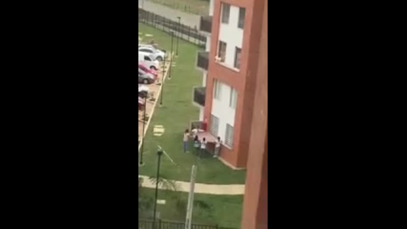 Глупые людишки