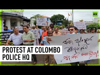 Trade unions protest outside colombo police headquarters
