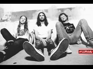 Zig zags "punk fucking metal"