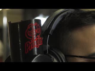 Pringles hands free "hunger hammer" hands on