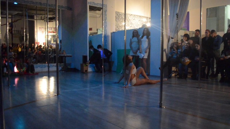 Пілон porn video – Пілон (соло) щелгачова лілія