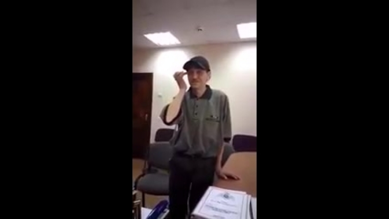 Менты допрашивают пидораса сашу (240p) mp4