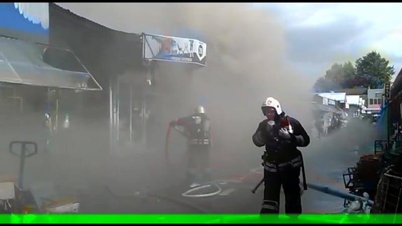 В краснодара горят склады торгового комплекса