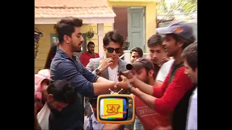 Exclusive avneil to celebrate their 400 episodes completion by cake cutting naamkarann (1)