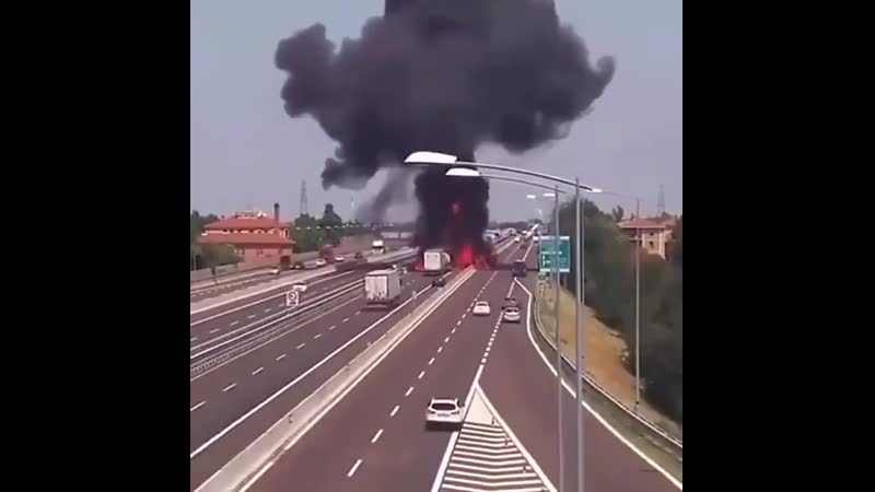 Китай взрыв бензовоза