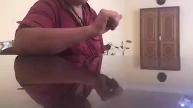 Ոստիկանները հայտնաբերել են եռաբլուրում շիրմաքարերին մոմ թա