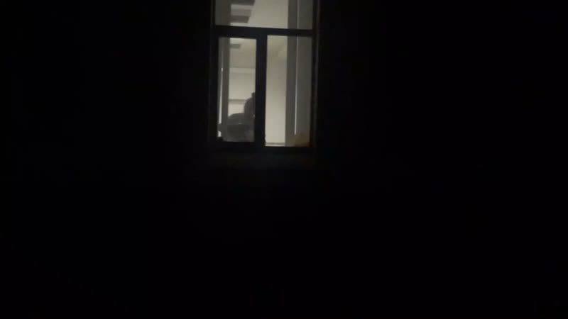 Перед окном ( дрочу)